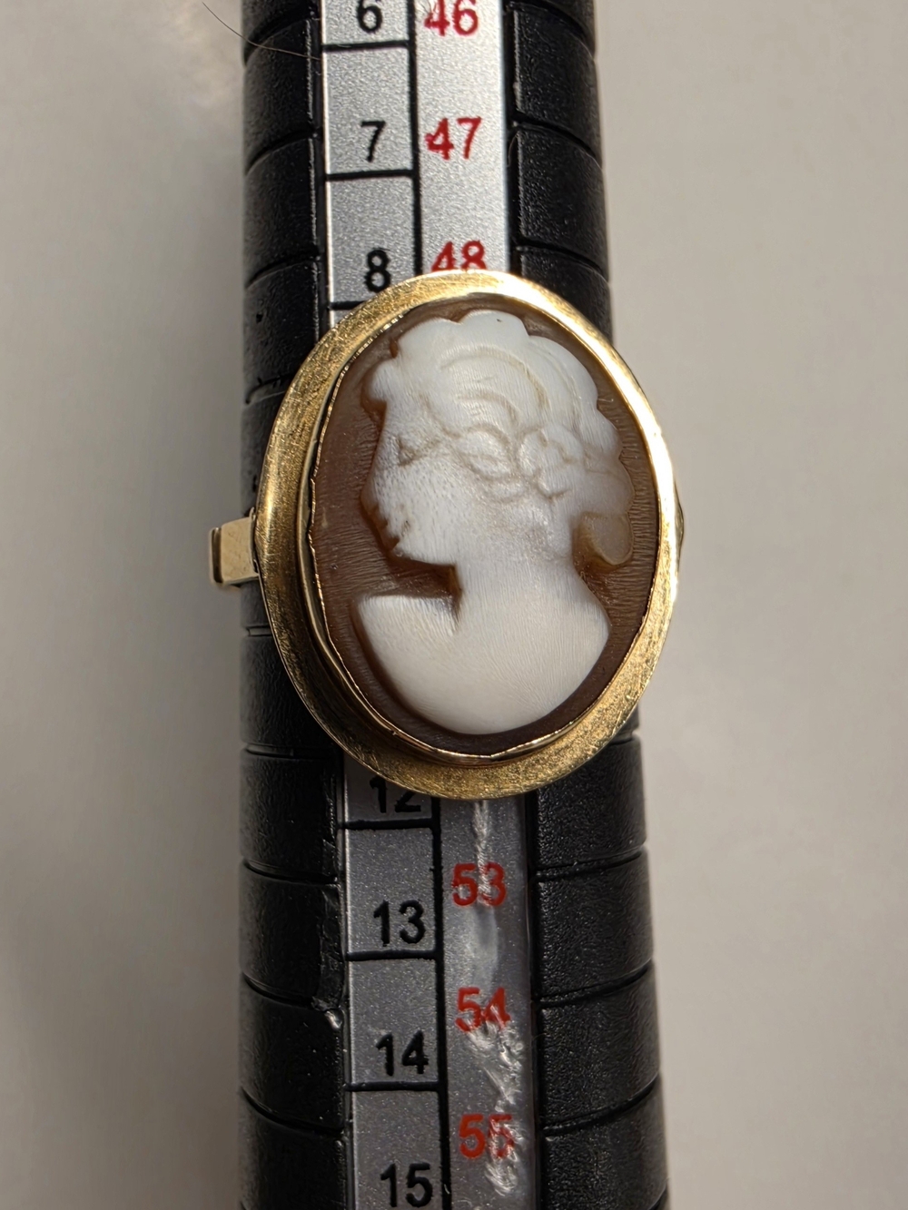 Cameo Ring 14k Gold & Shell - Vintage 1974